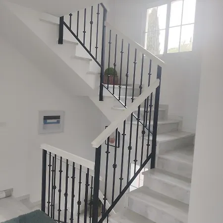 Charming Mansion - Pool - Patio - 5 Bedrooms *