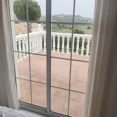 Charming Mansion - Pool - Patio - 5 Bedrooms *